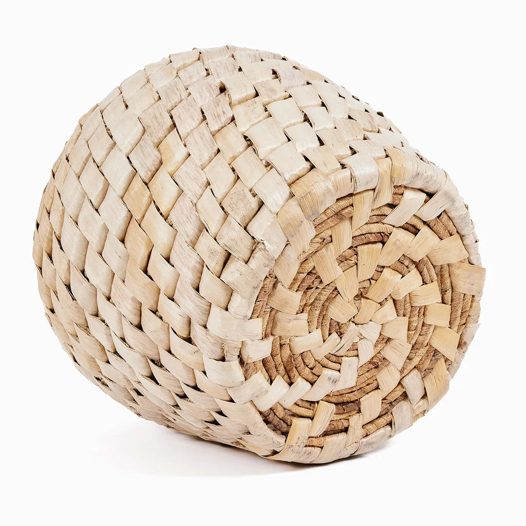 Panier en straw tressé Le panier Chidi pour rangement et décoration intérieure