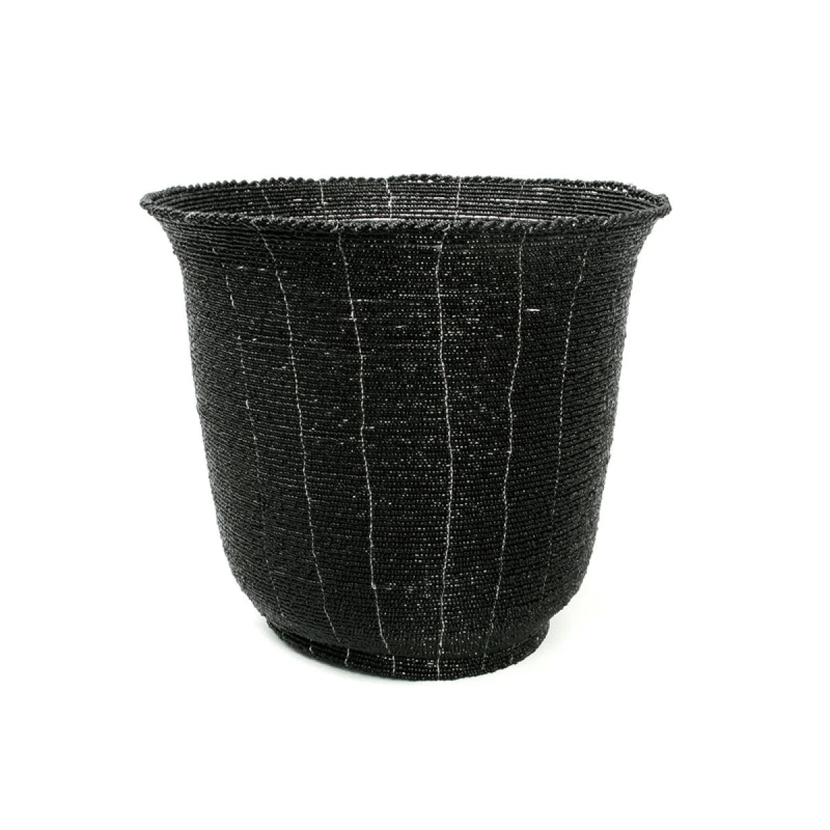 Panier décoratif en perles tressées noires avec rayures blanches verticales