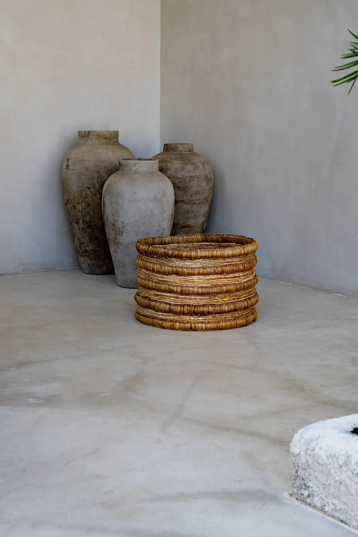 Panier en jacinthe d’eau naturel cylindrique tissé pour rangement ou décoration