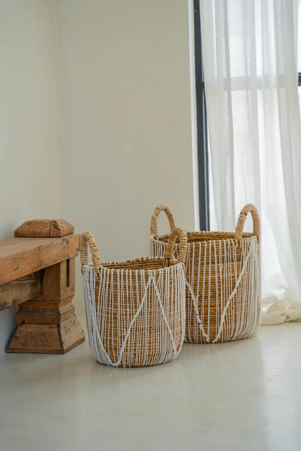 Panier en jonc de mer tressé et macramé avec poignées, H40 cm