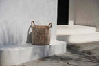 Panier en macramé cylindrique en jonc de mer naturel et blanc avec poignées