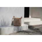 Panier en macramé cylindrique en jonc de mer naturel et blanc avec poignées – H45 cm