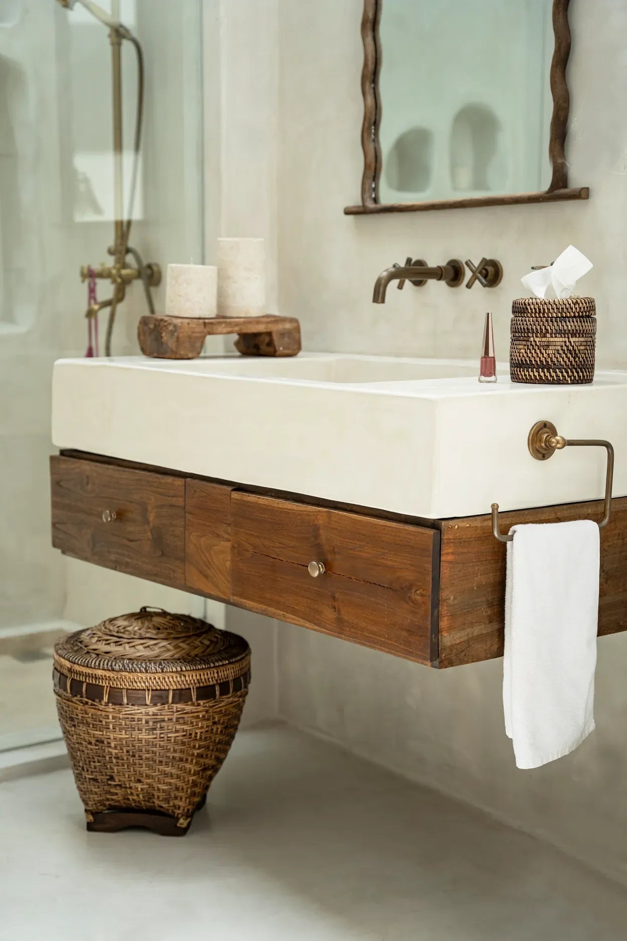 Meuble de salle de bain rustique en rotin naturel avec couvercle décoratif H45 cm