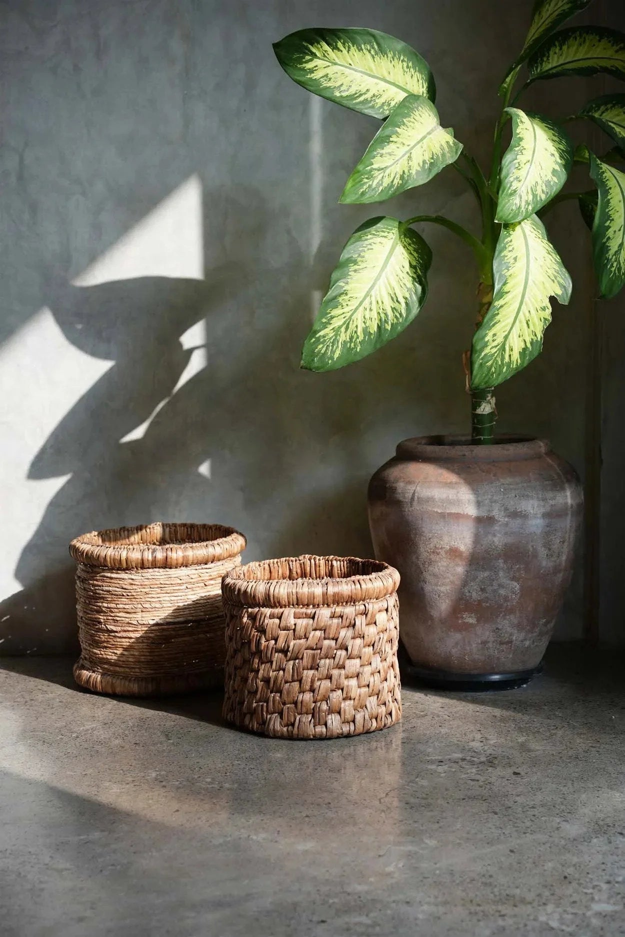 Panier de rangement en fibres naturelles tressées beige forme ronde – Ø38 cm