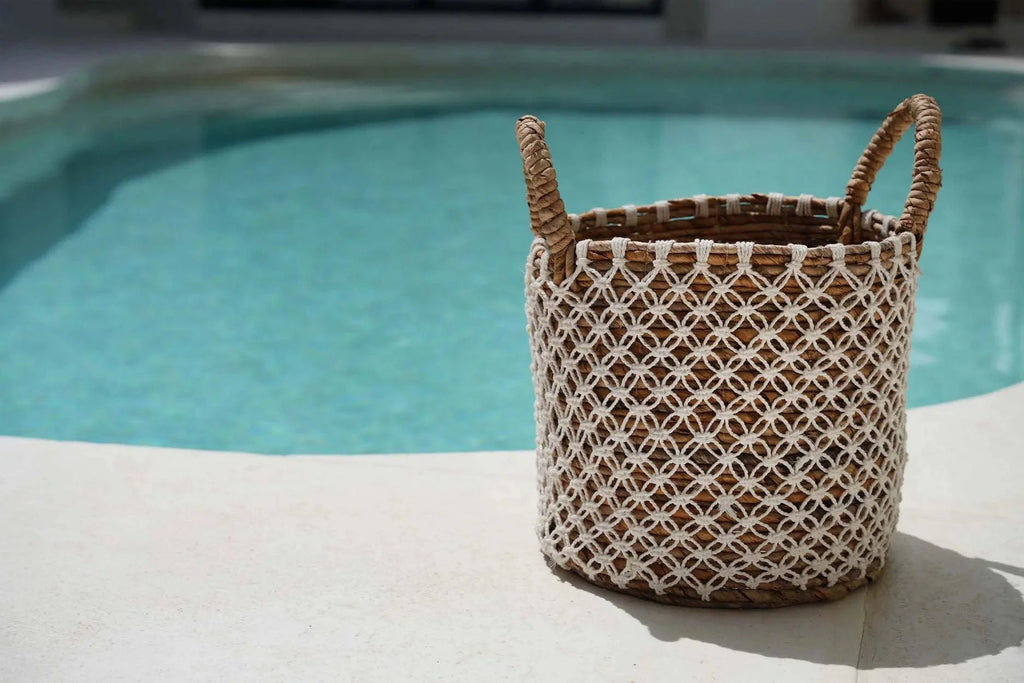 Panier de rangement en rotin naturel motif croisé avec poignées intégrées
