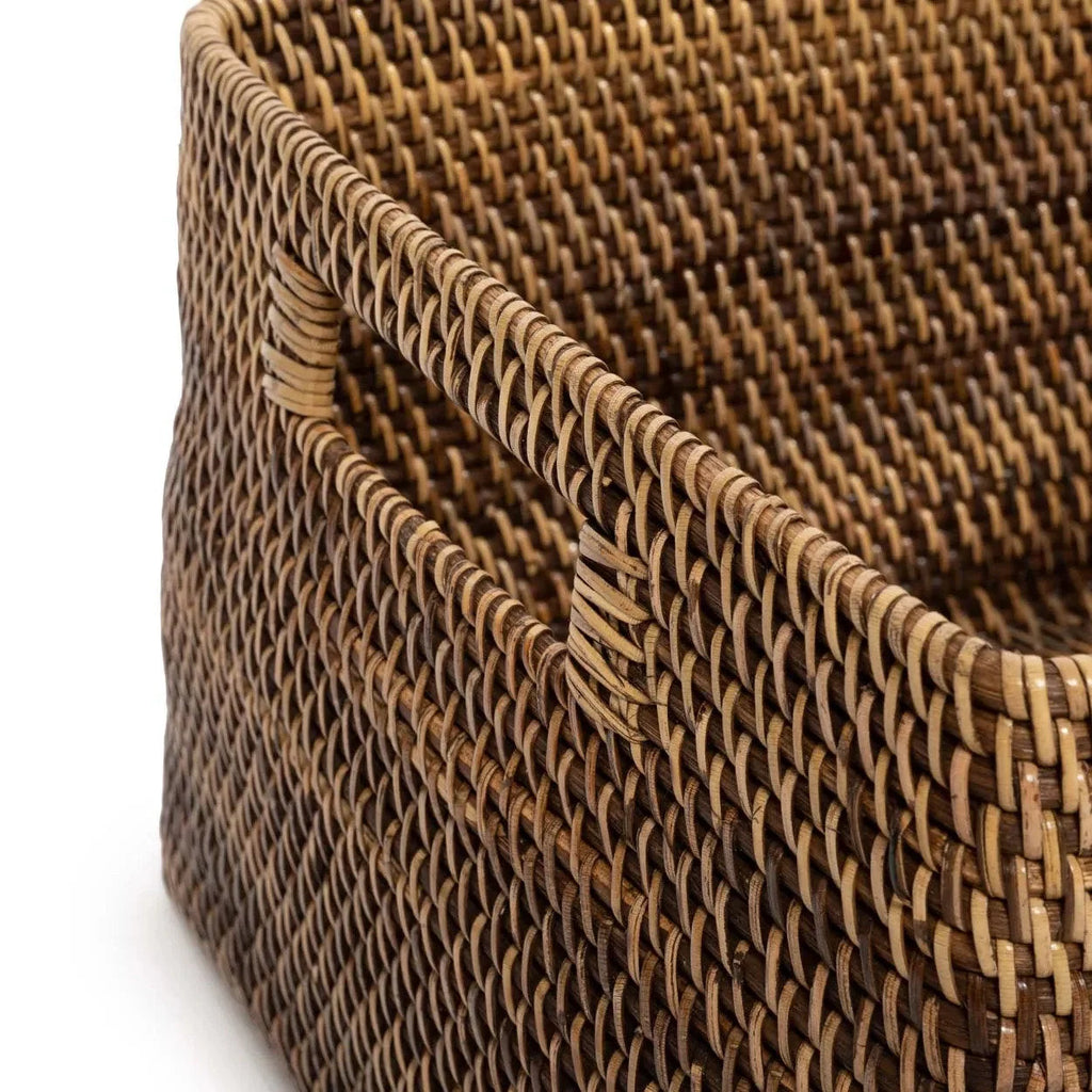 Panier en rotin tressé brun avec poignées intégrées et motif chevron 51x41 cm