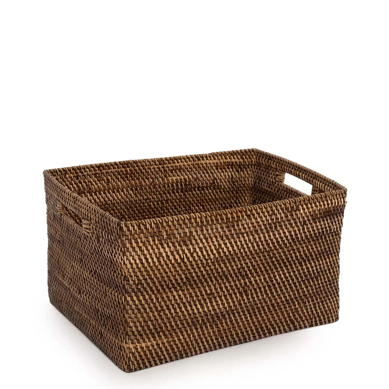 Panier en rotin tressé brun rectangulaire avec poignées intégrées, motif chevron