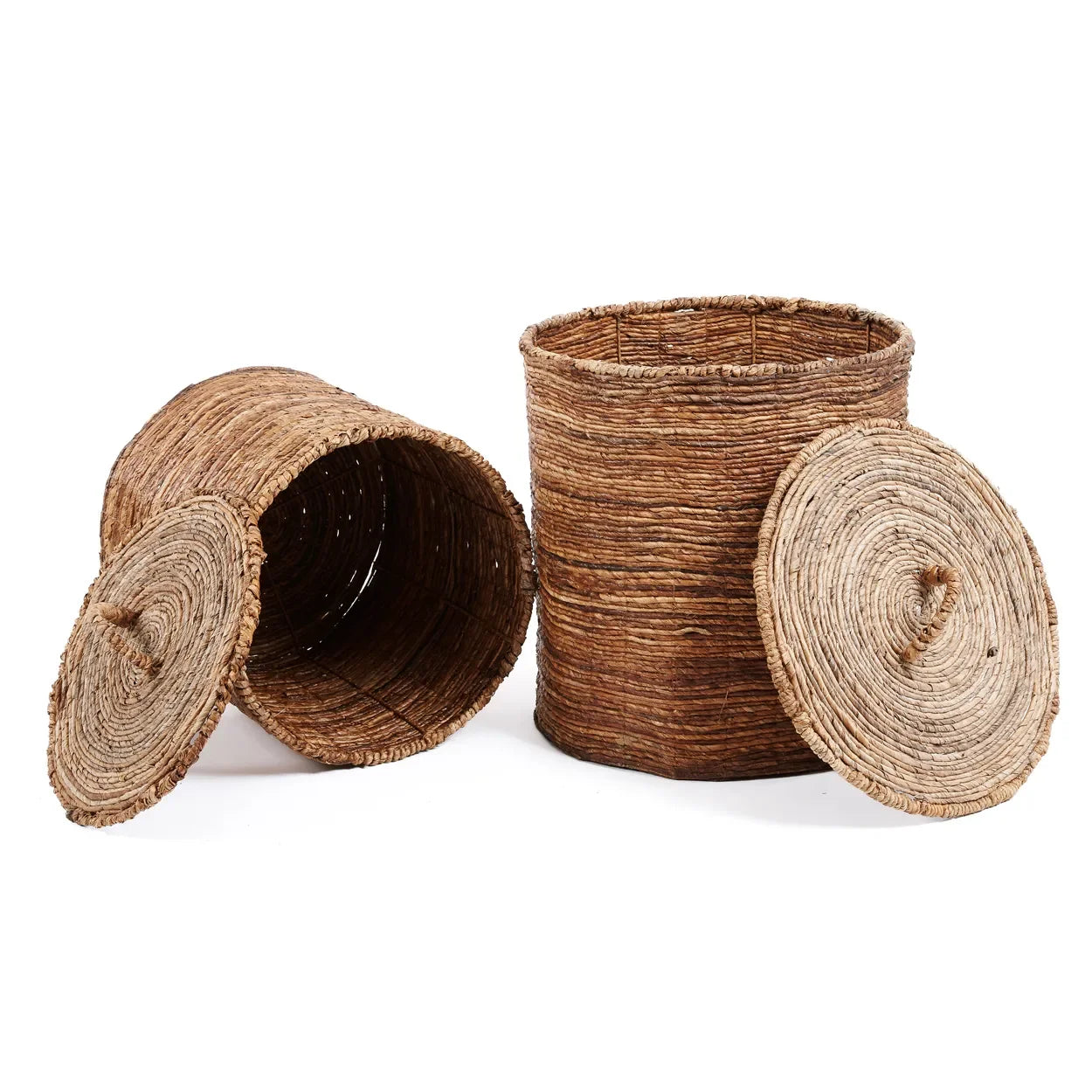 Deux paniers cylindriques en feuilles de bananier naturel avec couvercles