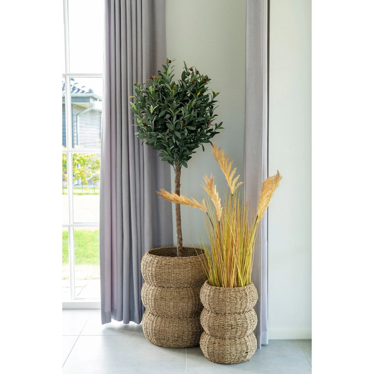 Set de 2 paniers cylindriques en jonc tressé naturel avec arbre et herbes