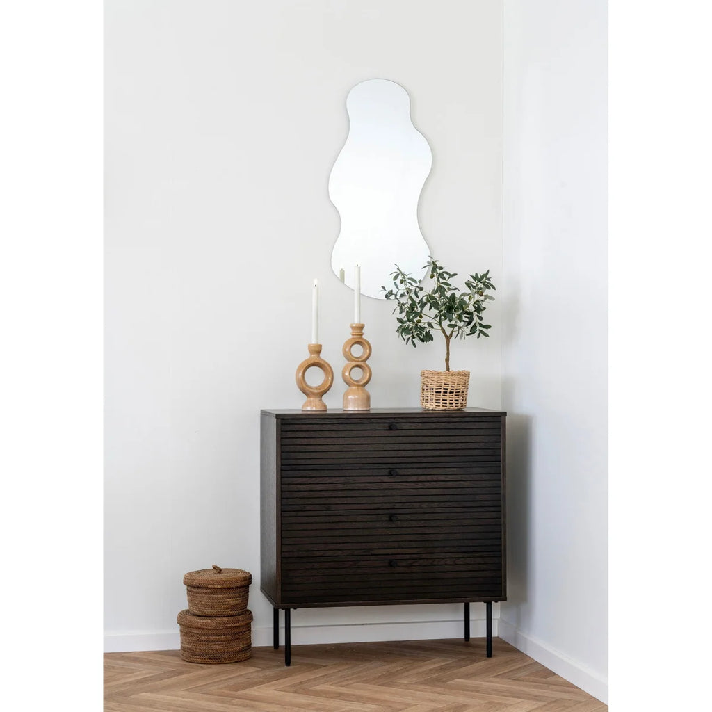 Commode en bois sombre à lattes avec pieds métalliques noirs