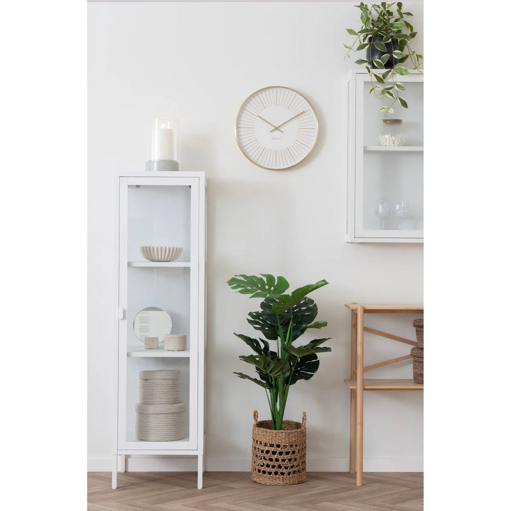 Meuble blanc à portes vitrées, design minimaliste et lignes épurées