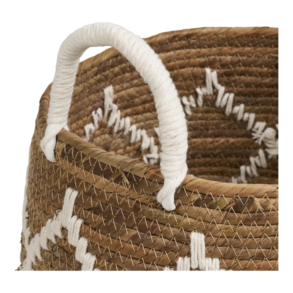 Panier rond en feuilles de bananier avec motif losanges blancs et poignées en corde