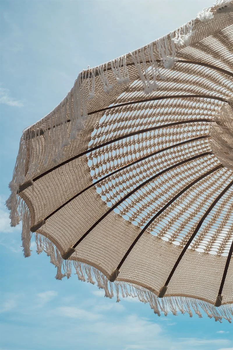 Parasol balinais en macramé avec mât sculpté bois 250 cm