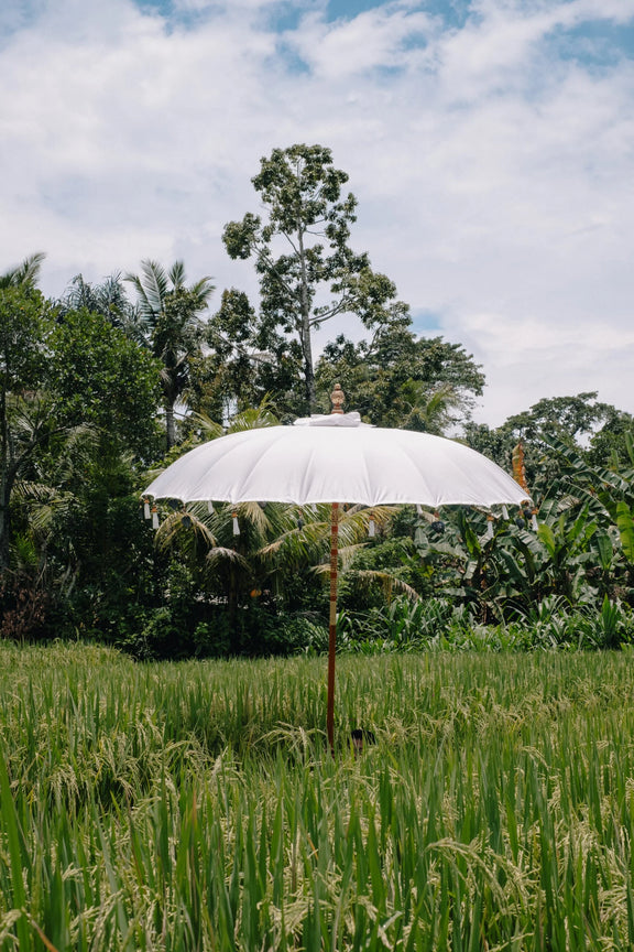 Parasol crème en tissu Naghata 280 cm avec bois sculpté