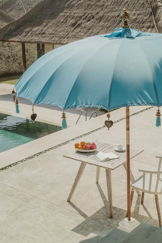 Parasol en toile bleu mer 180 cm avec houppes décoratives