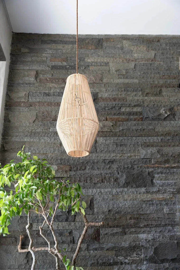 Suspension en fibre tissée Le Pendentif Afrodisiac Naturel M pour une ambiance chaleureuse