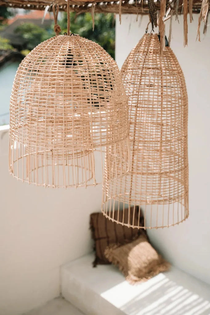 Suspension en osier tressé Le Pendentif Amalfi Naturel M pour éclairage intérieur