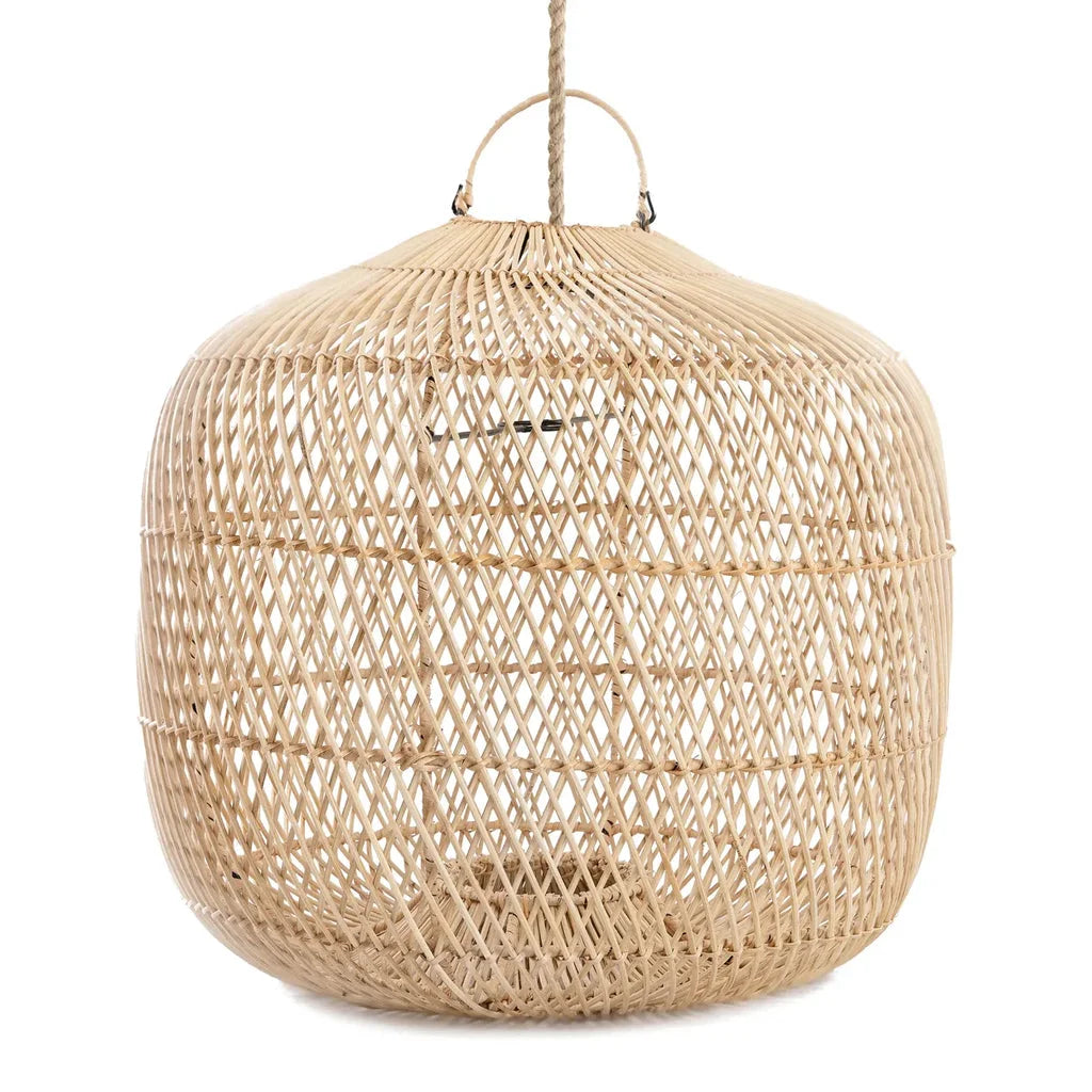 Suspension en rotin tissé Le pendentif Batu Bolong Naturel L