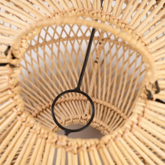 Abat-jour en rattan tissé avec support en métal pour le luminaire Le Pendentif Batu Bolong Naturel L