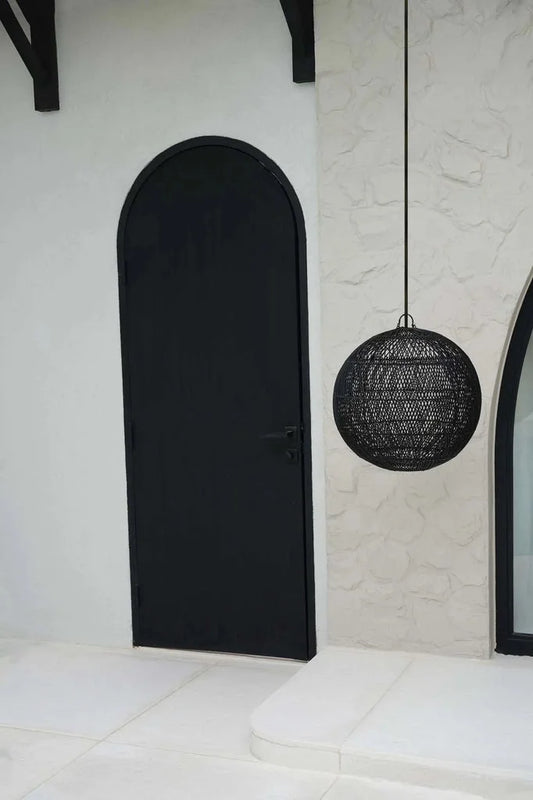 Porte en arche noire du produit Le pendentif bulle - Noir - M