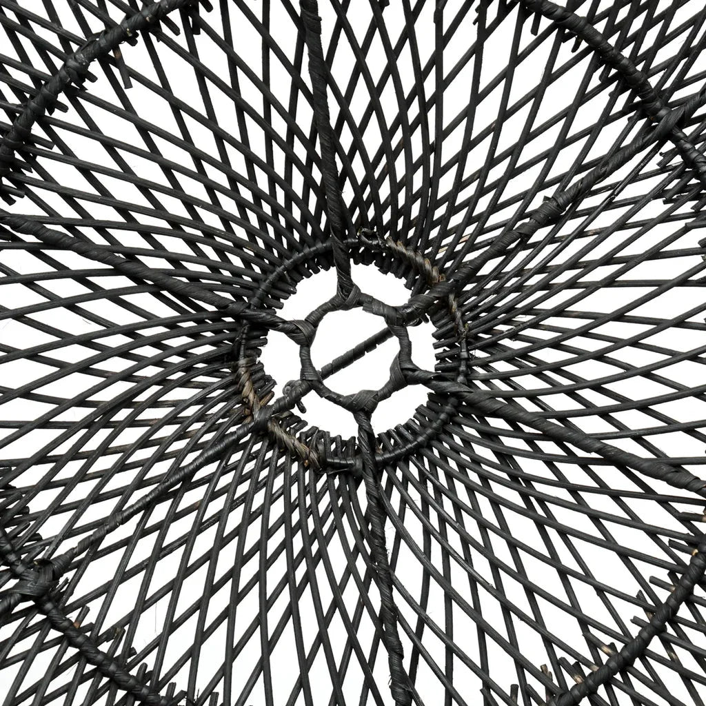 Structure en fil noir tressé pour le produit Le Pendentif Chapeau Noir L