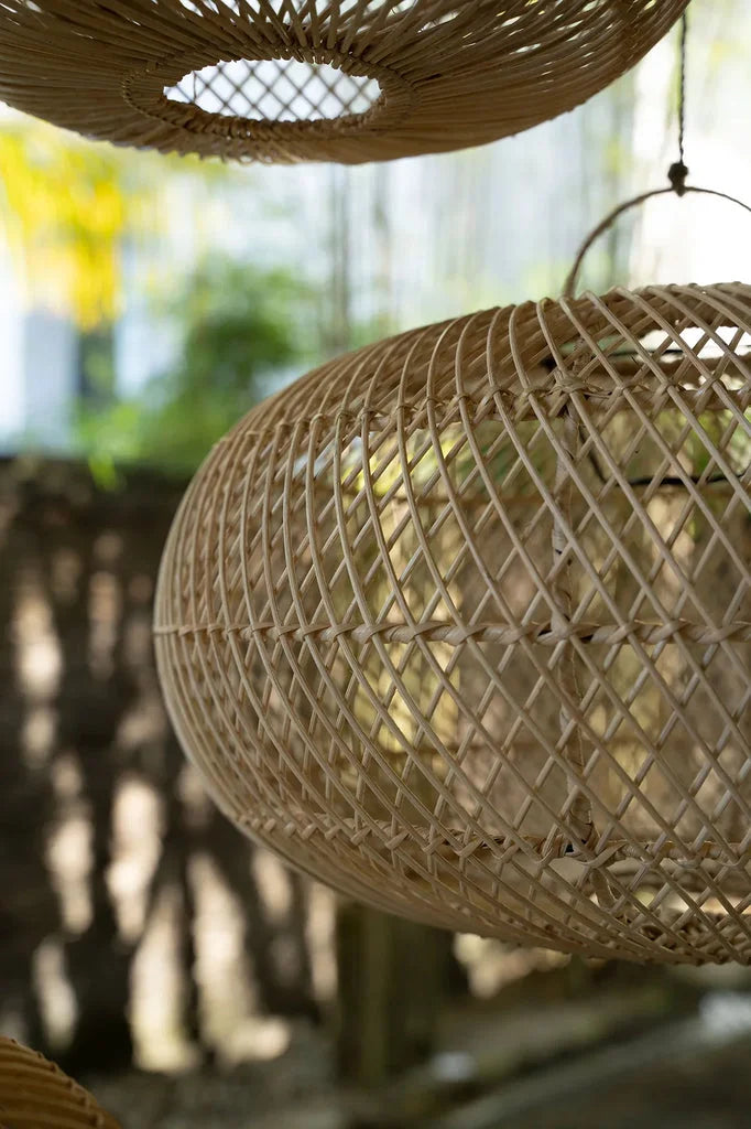 Luminaire suspendu en rotin tissé Le Pendentif Entièrement Naturel S