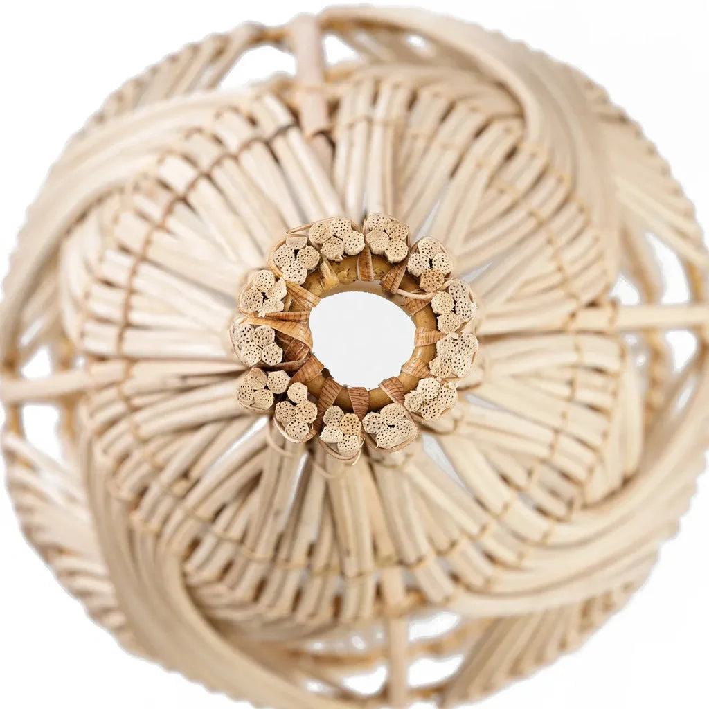 Sphère en rattan tressé avec ouverture centrale pour le pendentif Garaffa Naturel L