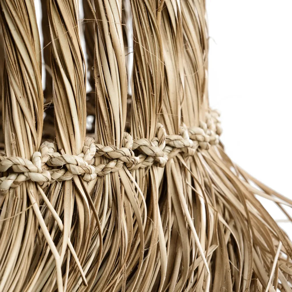 Pendentif Guagua Naturel en bois avec construction en paille de chaume