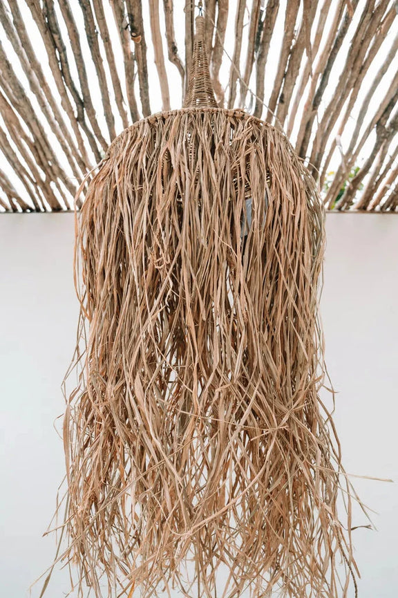 Suspension en paille naturelle Le pendentif Honolulu Naturel pour une déco bohème