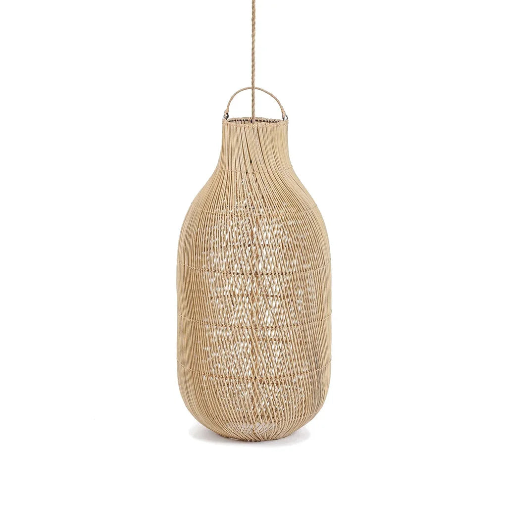 Suspension en rotin tissé Le pendentif Kendi Naturel L pour intérieur design