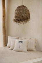 Luminaire en paille tissée pour le produit Le Pendentif Maléfique Naturel