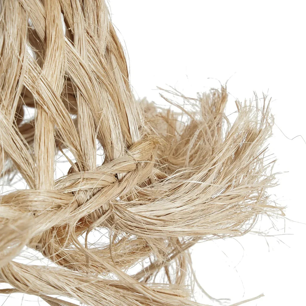 Pendentif méduse en abaca naturel avec corde rasée et effilochée, style bohème