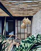 Pendentifs en tissage naturel pour éclairage décoratif dans la cuisine moderne