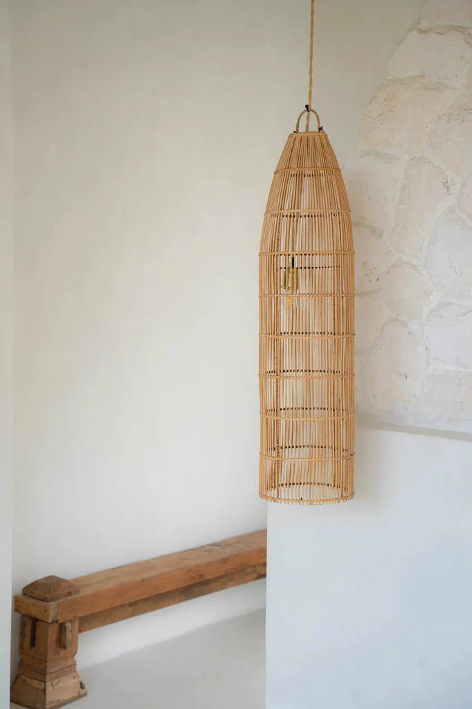 Luminaire suspendu en tissage naturel pour une ambiance chaleureuse et élégante