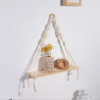 Petite étagère murale bois et macramé variante 3 en situtation