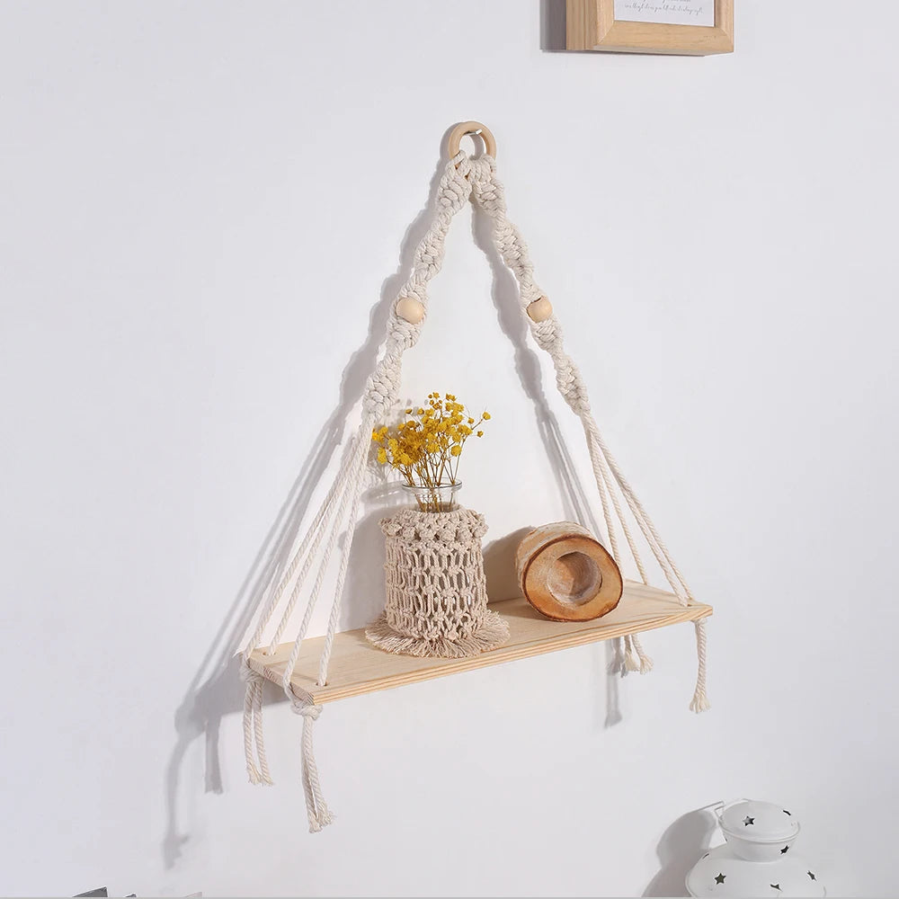 Petite étagère murale bois et macramé variante 3 en situtation