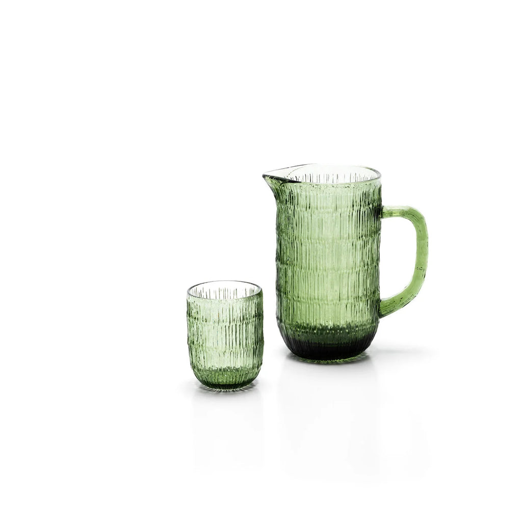 Pichet en verre recyclé vert ondulé avec anse assortie