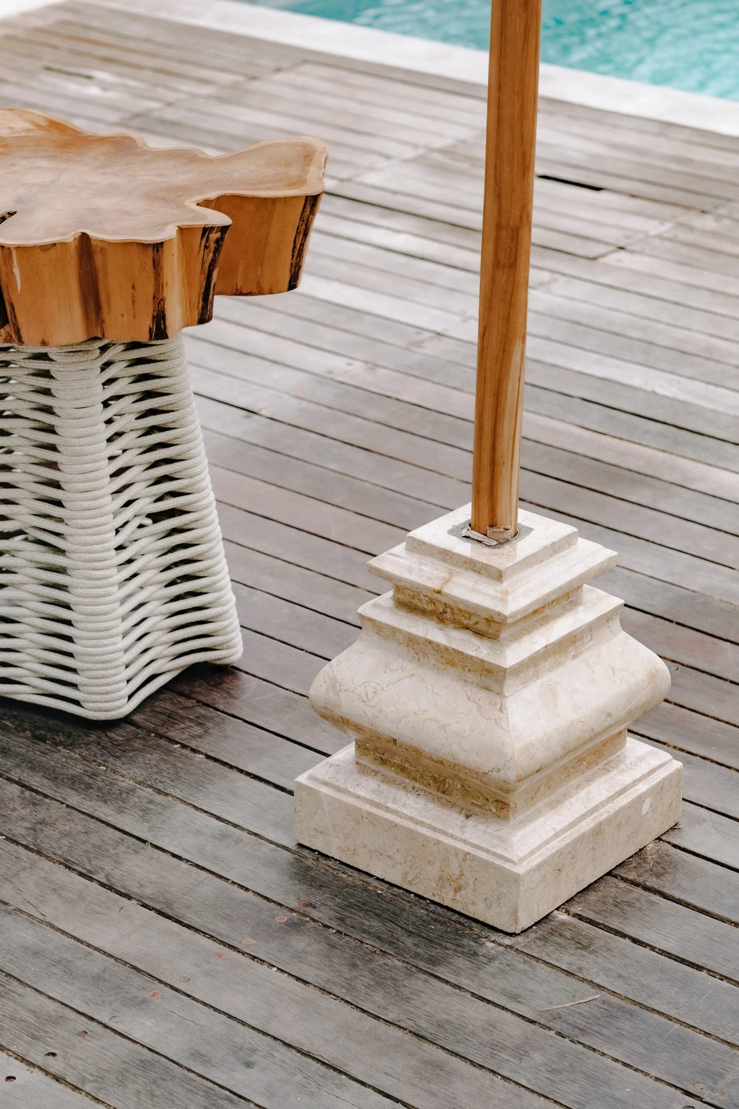 Pied de parasol en marbre 22 kg pour mât 4 cm