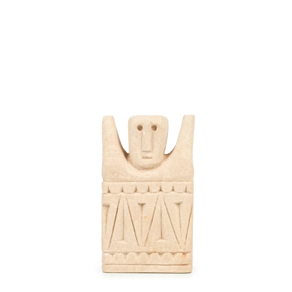 Figure en bois sculpté avec motifs géométriques de La Pierre de Sumba #16