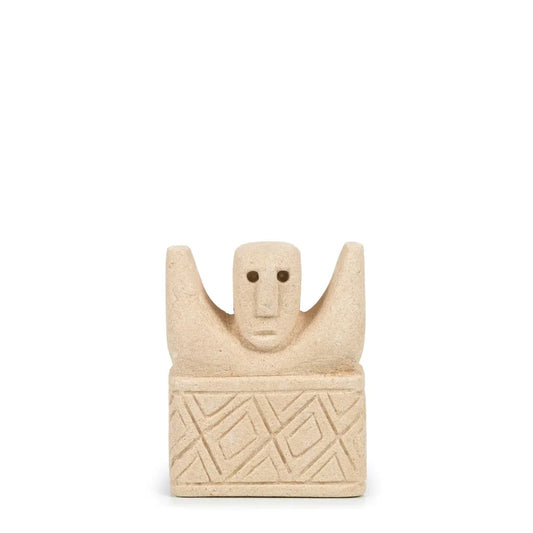 Sculpture en pierre beige avec motifs géométriques de La Pierre de Sumba #17