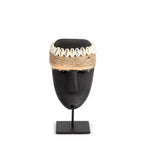 Masque tribal noir avec coquillages et coiffure en corde, La Pierre de Sumba 35