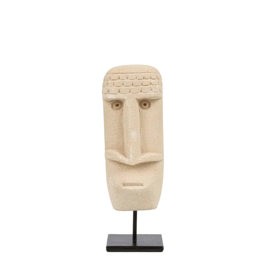 Sculpture visage allongé crème en grès beige sculptée à la main sur support noir