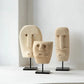 Trois sculptures de visages en bois sculpté sur support pour La Pierre de Sumba n°23