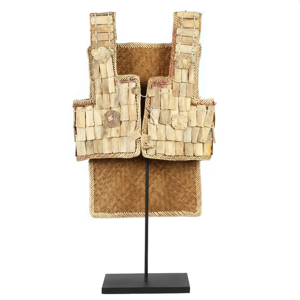 Plastron déco tribal en fibres naturelles avec armure en coquillage d’Îles du Pacifique