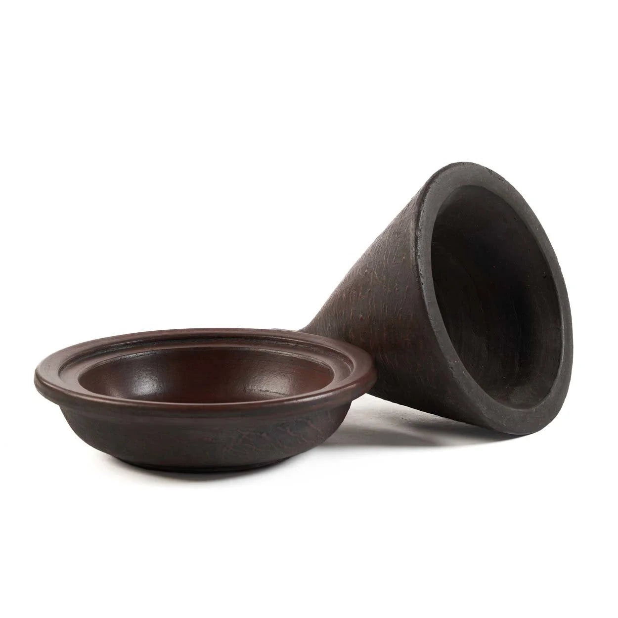 Pottery en terre cuite brun foncé avec un bol et un récipient conique de 21 cm