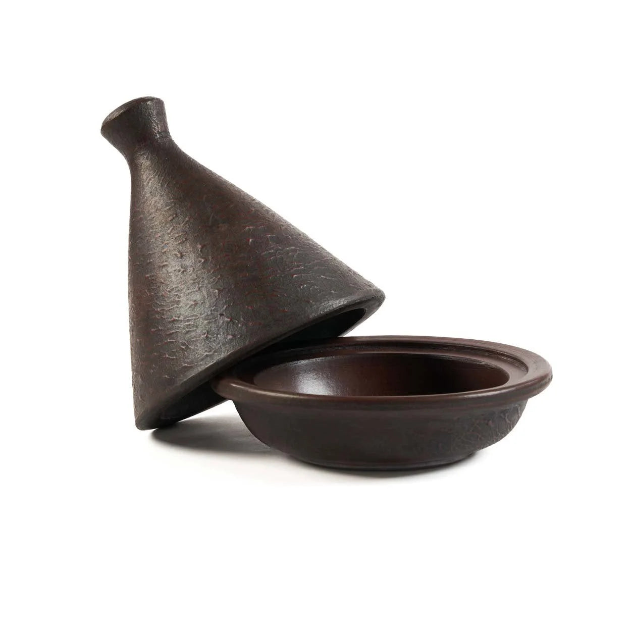 Tagine en terre cuite brun foncé avec couvercle conique texturé, diamètre 21 cm
