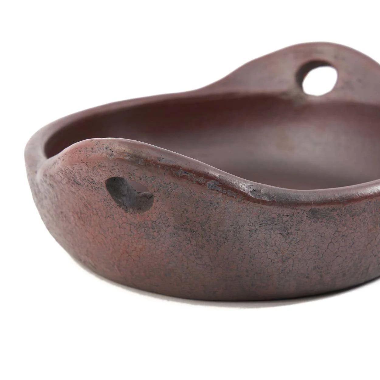 Plat creux en terre cuite brune avec anses et finition craquelée, bowl rustique foncé