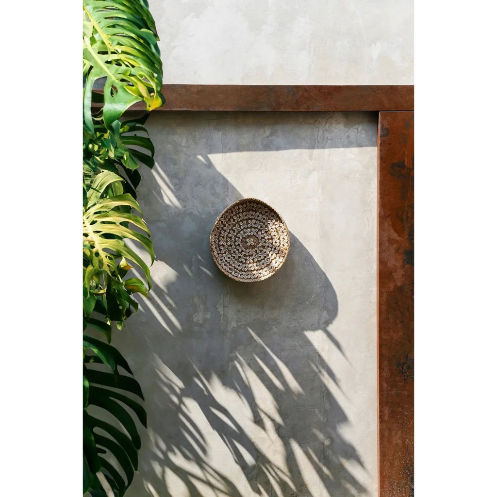 Plateau mural rond en coquillages tressés – Blanc naturel – Ø42 cm