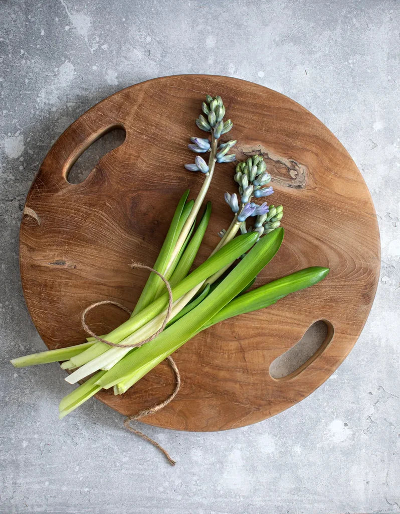 Bouquet de hyacinths sur plateau en racine de teck naturel taille M