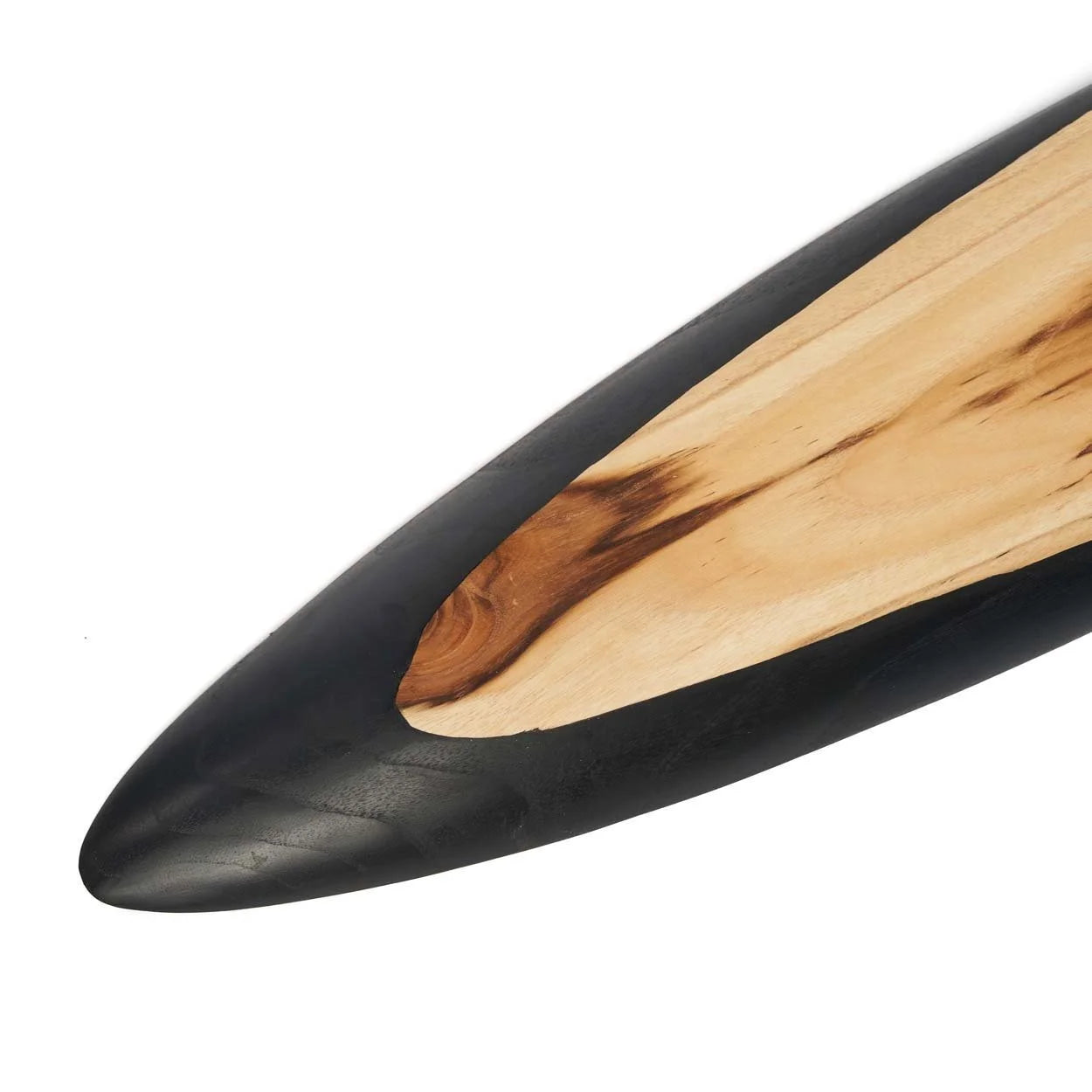 Objet en bois pointu noir pour présentation de tapas sur Plateau en teck allongé